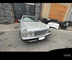 Ricambi Mercedes-Benz E300 diesel 136cv del 1996 - 13