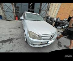 Ricambi Mercedes-Benz C220 CDI 170cv del 2010 - 19