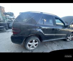 Mercedes-Benz ML 320 CDI 4Matic del 2009 - 7