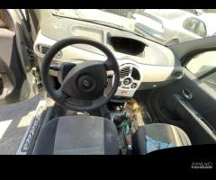 Ricambi Renault Grand Modus 1.5 dCi 86cv del 2008 - 9