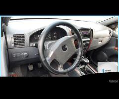 Ricambi Usati KIA SORENTO 1a Serie 2003