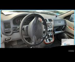 Ricambi Usati KIA CARNIVAL 1a Serie 2005 - 3