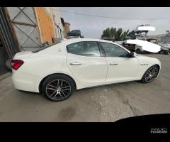 Maserati Ghibli 3.0 diesel V6 275cv del 2015 - 23