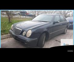 Ricambi Usati MERCEDES-BENZ Classe E (W/S210) 2002