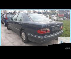 Ricambi Usati MERCEDES-BENZ Classe E (W/S210) 2002