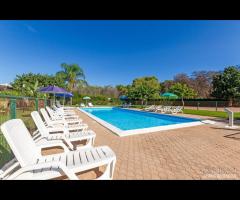 Casa Vacanze Con Piscina a Torre Lapillo