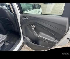 Ford Kuga 2.0 TDCI 140cv 4x4 del 2013 - 22