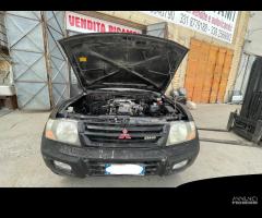 Ricambi Mitsubishi Pajero GLS 3.2 DI-D del 2006 - 22