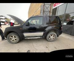 Ricambi Mitsubishi Pajero GLS 3.2 DI-D del 2006 - 24