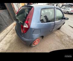 Ricambi Fiat Punto 1.3 MTJ 75cv del 2004