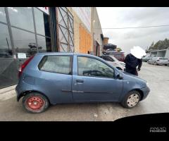 Ricambi Fiat Punto 1.3 MTJ 75cv del 2004