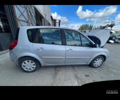 Ricambi Renault Scenic 1.5 DCi del 2008 - 7