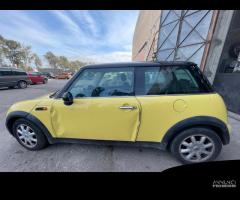 Ricambi Mini Cooper 1.6 benz 116cv del 2002