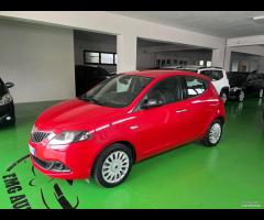 Lancia Ypsilon 1.0 FireFly 5 porte S&S Hybrid Silv