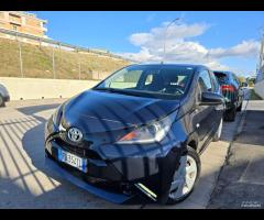 Toyota Aygo 1.0 VVT-i 69 CV 5 porte x-cool