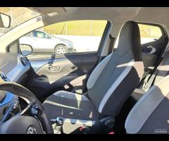 Toyota Aygo 1.0 VVT-i 69 CV 5 porte x-cool - 10