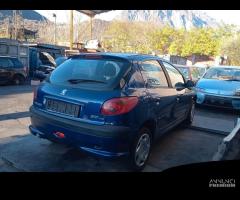 PEUGEOT 206 1.4 TD 2003 8HX PER RICAMBI