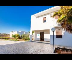 Villa con Giardino 12 posti Letto a Porto Cesareo