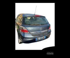 RICAMBI USATI AUTO OPEL Astra H Berlina 2Â° serie