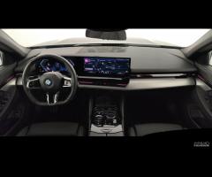 BMW Serie 5 G60 Berlina - 520d 48V xdrive M Sport - 9