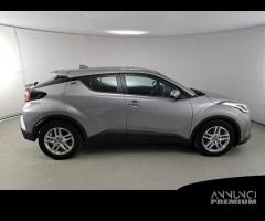 TOYOTA C-HR 1.8H 98CV E-CVT Business