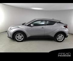 TOYOTA C-HR 1.8H 98CV E-CVT Business