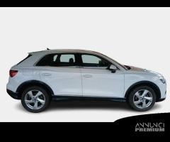 AUDI Q3 35 TDI quattro S tronic Business Advanced