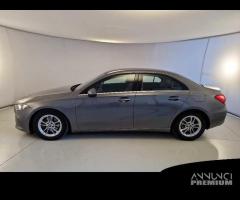 MERCEDES-BENZ A 180 d Automatic Business 4 PORTE B