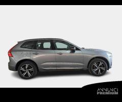 VOLVO XC60 B4 AWD Geartronic R-Design