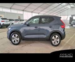 VOLVO XC40 D3 AWD automatico Momentum Pro