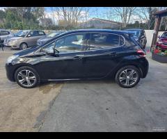 Peugeot 208 1.4 HDi 68 CV 5 porte Allure