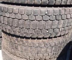 4 gomme usate 245 70 19.5 brigestone