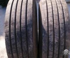 Coppia di pneumatici usati 385 55 22.5 hankook