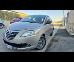 Lancia Ypsilon 1.2 69 CV 5 porte Platinum