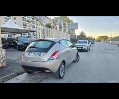 Lancia Ypsilon 1.2 69 CV 5 porte Platinum