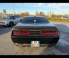 Dodge Challenger 3.6 V6 SXT 305cv AT8 - 16