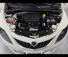 Lancia Ypsilon 1.0 FireFly 5 porte S&S Hybrid Ecoc - 22