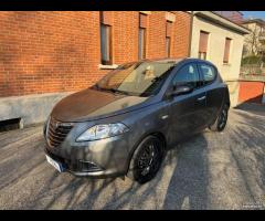 Lancia Ypsilon 1.2 69 CV 5 porte GPL Ecochic Gold - 2