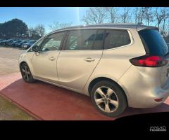 Opel zafira 2017 metano ricambi disponibili