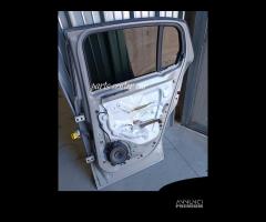 Porta anteriore e posteriore fiat 600E Hybrid - 6