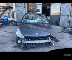 Ricambi Peugeot 208 1.4 HDi 70cv del 2012 - 1