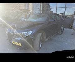 Ricambi Alfa Romeo Stelvio 2.2 diesel del 2018 - 24