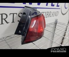 Fanale Stop Destro Mitsubishi Colt - 6