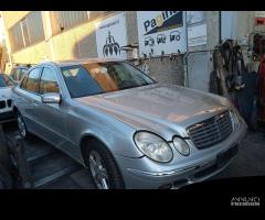 MERCEDES CLASSE E 3.2 TD 2005 648961 PER RICAMBI - 1