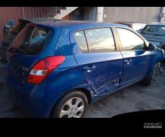 HYUNDAI I 20 1.2 B 2011 G4LA PER RICAMBI - 1