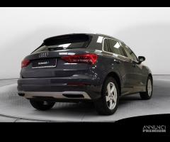 AUDI Q3 35 TFSI Business Advanced