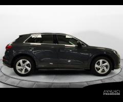 AUDI Q3 35 TFSI Business Advanced