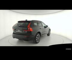 VOLVO XC60 2.0 b4 Plus Dark auto - 3