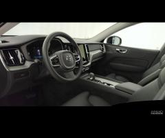 VOLVO XC60 2.0 b4 Plus Dark auto - 5