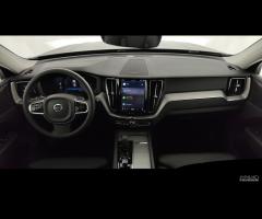 VOLVO XC60 2.0 b4 Plus Dark auto - 9